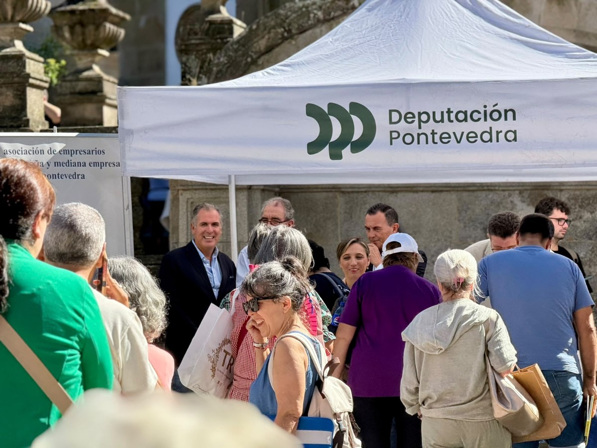 Rafa Domínguez participa no lanzamento da campaña de AEMPE “O galego está de moda”, subvencionada con recursos da Deputación de Pontevedra