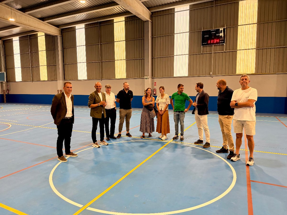 A Deputación inaugura a reforma do pavillón da Macoca de Tui tras investir máis de 180.000 euros no marco do II Plan Extraordinario de Infraestruturas Deportivas