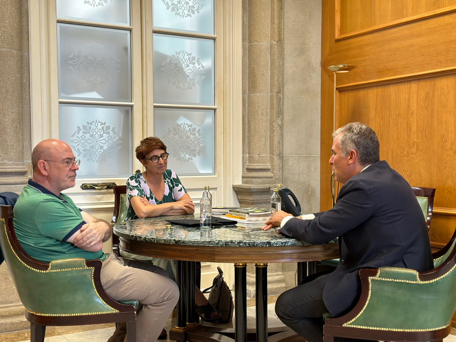 Reunión do Vicepresidente Rafa Domínguez con representantes da Fundación Castelao