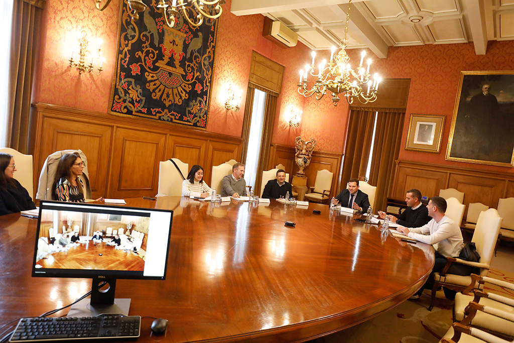 REUNIÓN JORGE CUBELA HUB FENDA DIXITAL