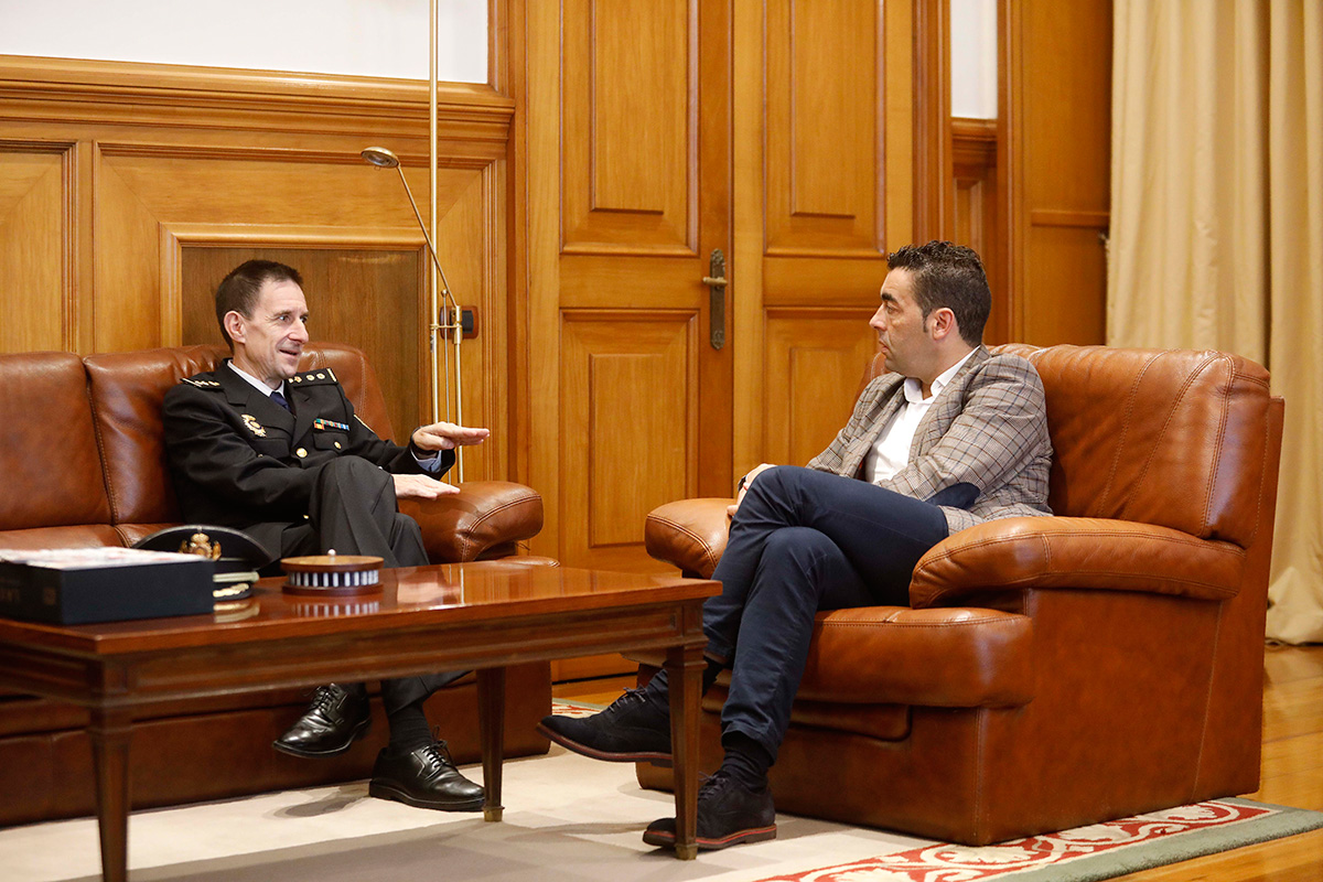 Luis López estudia comisario provincial Policía Nacional Juan José Díaz cuestións relacionadas seguridade cidadá provincia