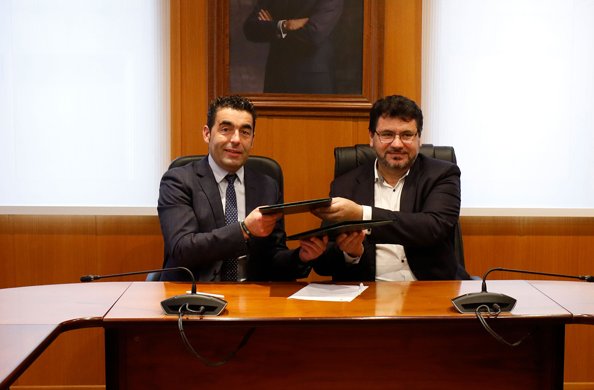 O presidente da Deputación de Pontevedra, Luis López, e o alcalde de Meaño, Carlos Viéitez