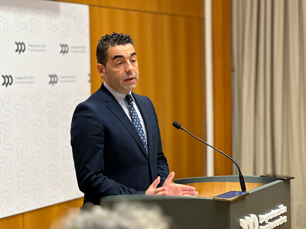 rolda de prensa de Luis López