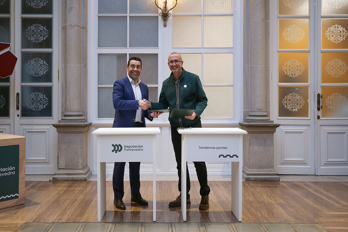 O presidente da Deputación de Pontevedra, Luis López, e o alcalde de Nigrán, Juan González