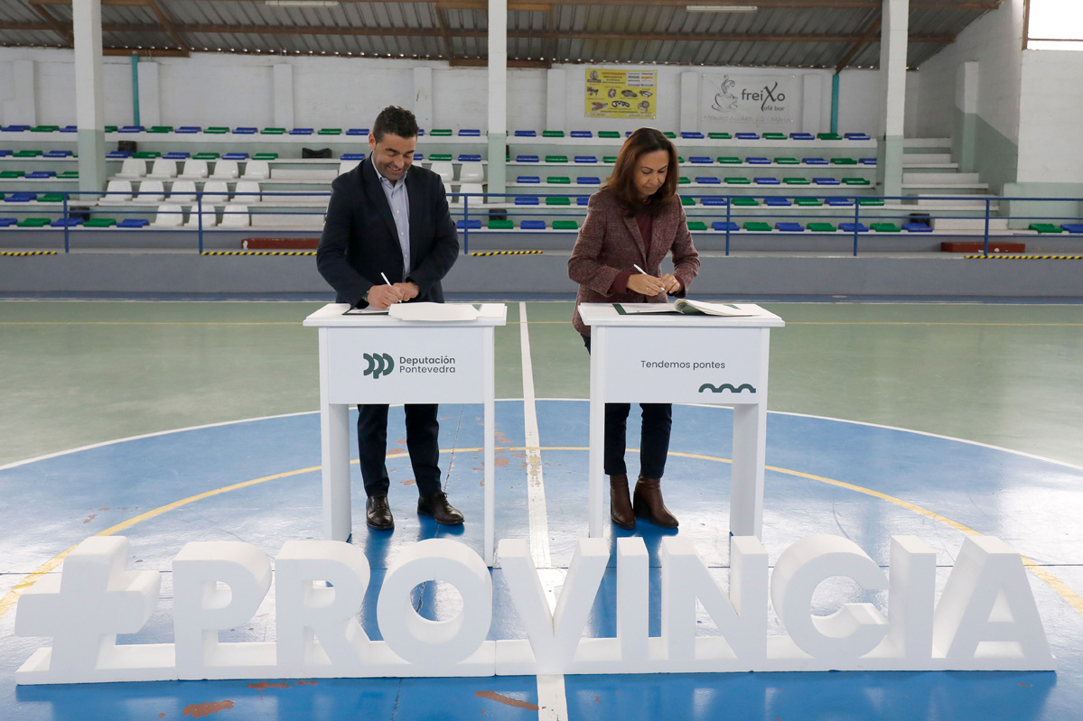 O presidente da Deputación de Pontevedra, Luis López, e a alcaldesa de Marín, María Ramallo