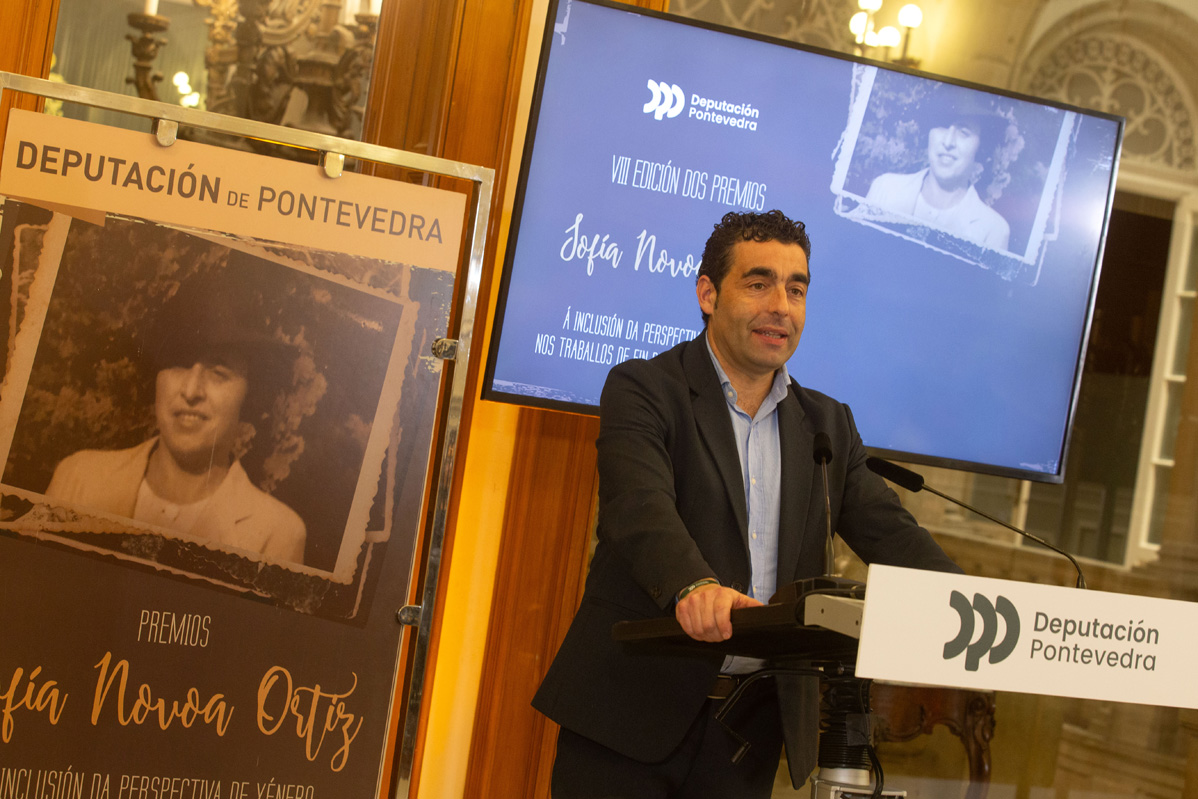 O presidente provincial entregou os Premios Sofía Novoa