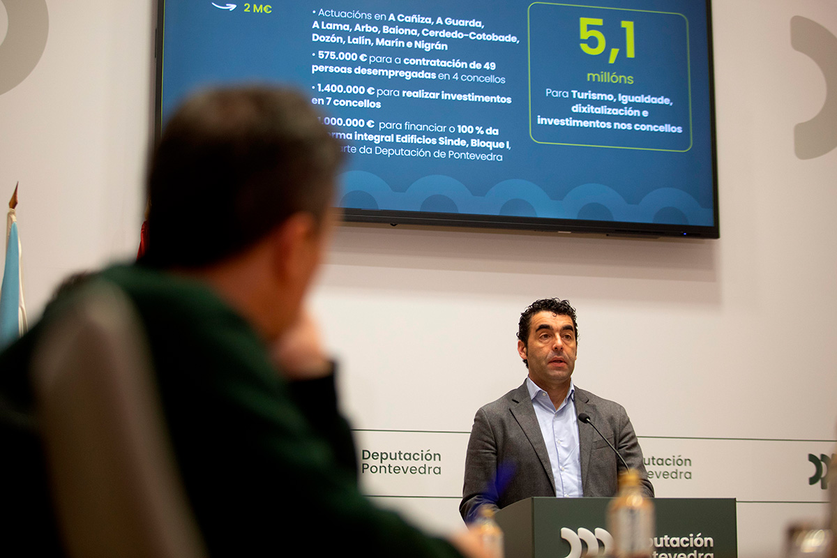 Conferencia de prensa de Luis López