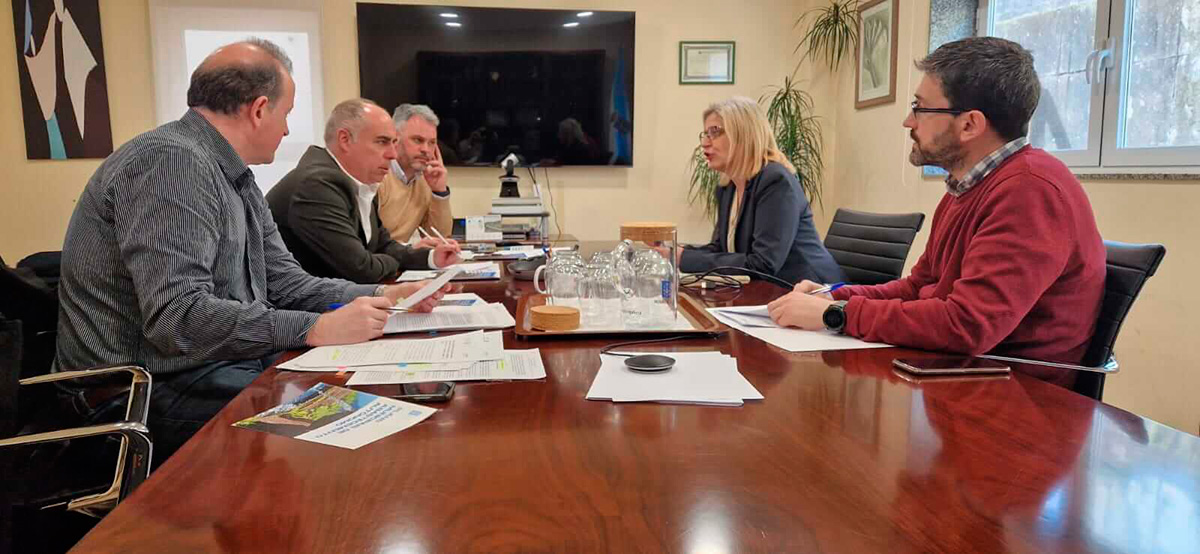 Javier Tourís reúnese con Augas de Galicia