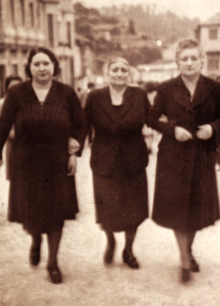 Lola, Amparo e Julia Touza