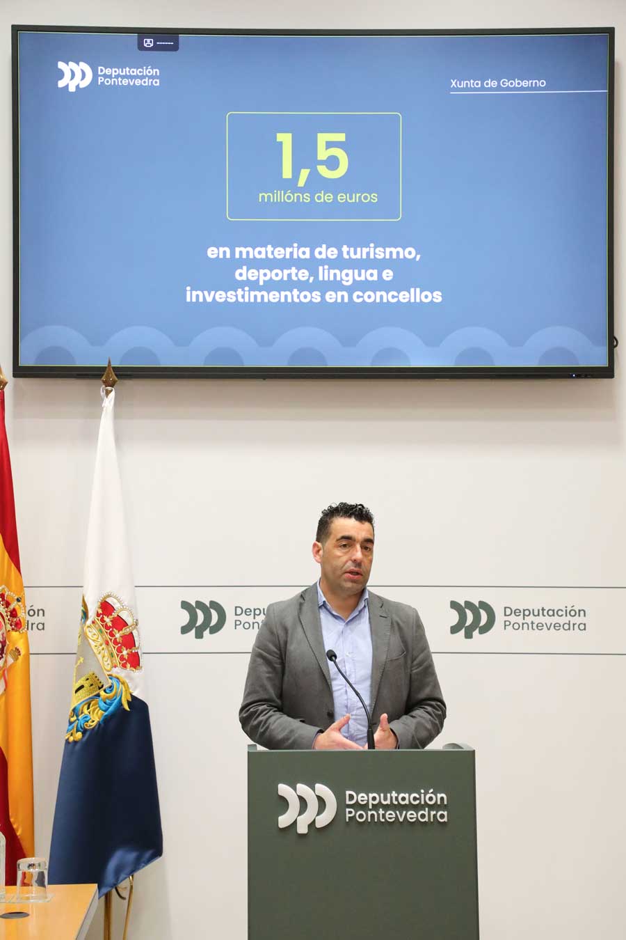 Luis López na conferencia de prensa sobre axudas a concellos