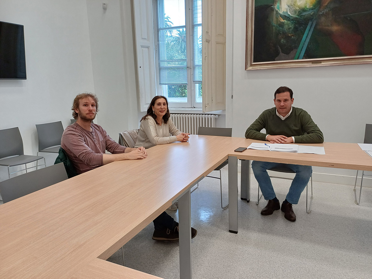 O deputado de Cultura, Jorge Cubela, reuniuse con Carmen Díaz e Manoel Anxo Rodríguez-Moldes