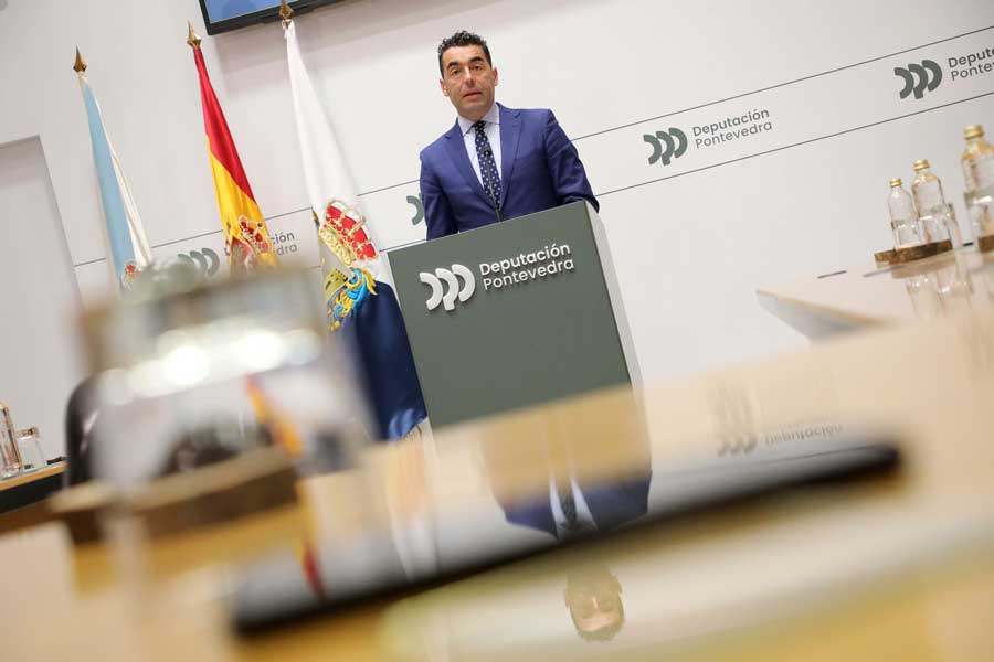 Luis López na conferencia de prensa